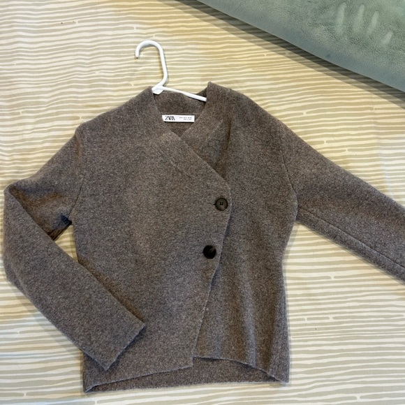 Zara Women's Charcoal Buttoned Cardigan - Picture 1 of 2